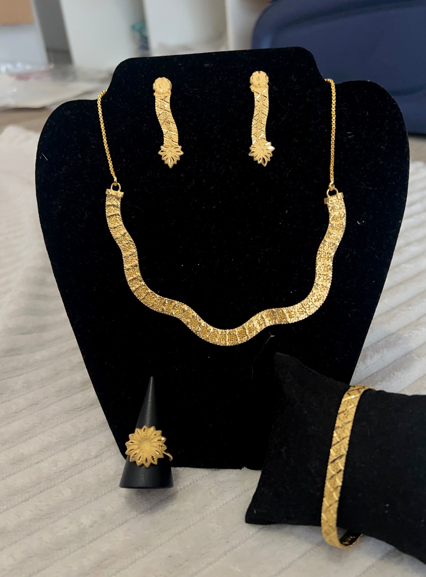 Parure dorée